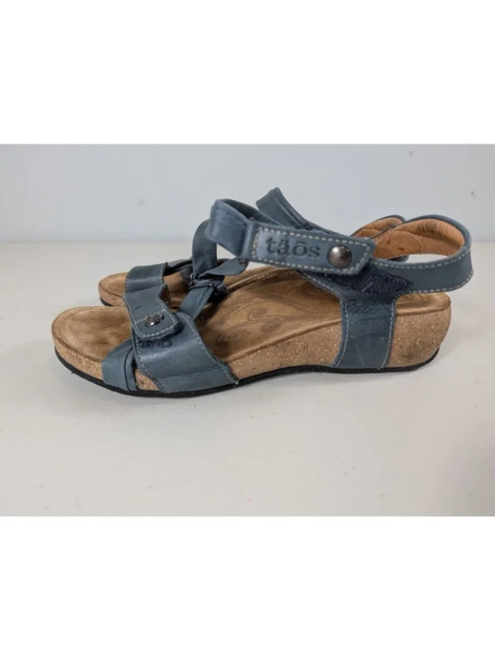 Taos trulie wedge sandals in navy blue leather women's size 7-7.5